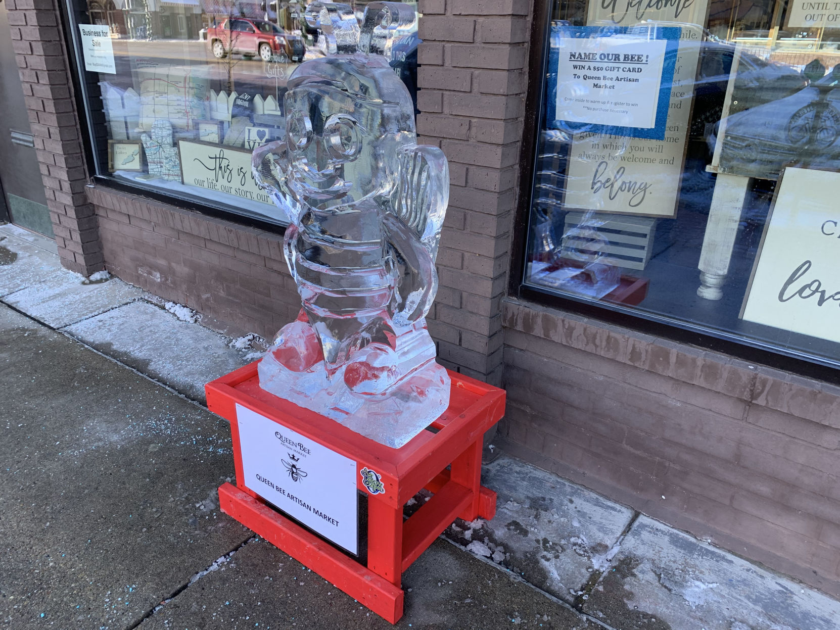 Queen Bee Artisan Market displayed an ice sculpture of a queen bee-- of course-- outside of the mall